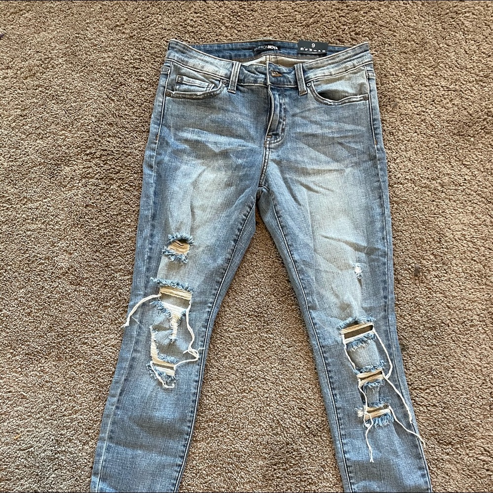 Fashion nova ripped jeans